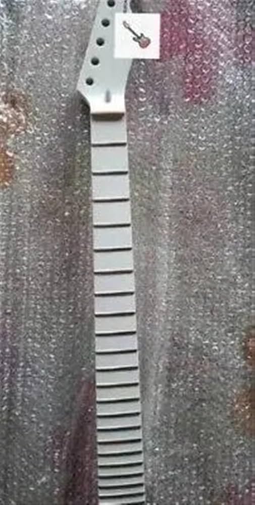 ホワイト エレキギター 22フレット 61OmNDSOp+L._UF894,1000_QL80_.jpg